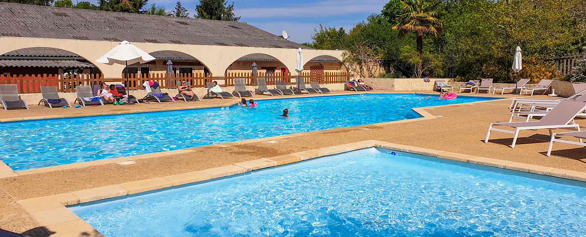 piscines transats camping les pialades