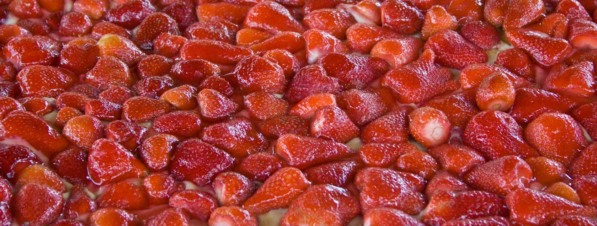 tarte a la fraise geante foire de la fraise de nabirat