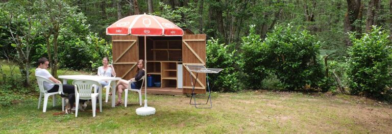 Emplacement pré-équipé camping en Dordogne